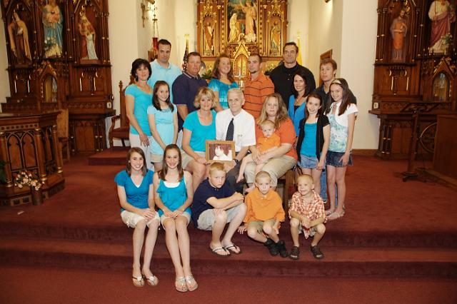 01-LarsonFamily.jpg - IMG_4692